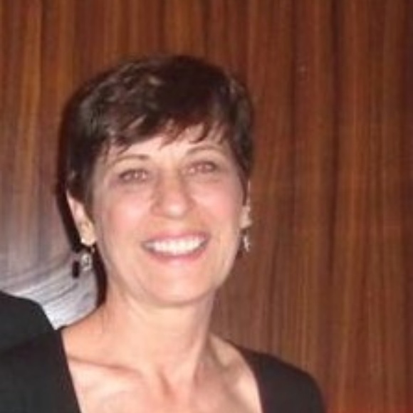 Hi! I'm Cheryl - check out 'on sale' items 💰💰. - Picture 1 of 2